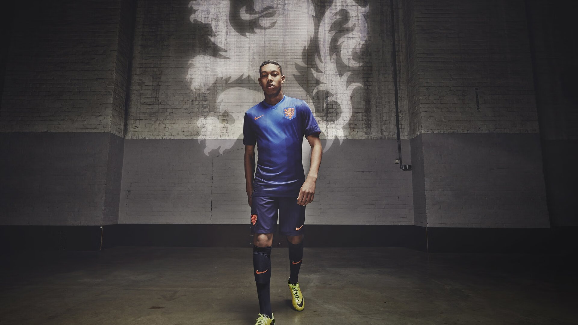 曼城客场大败亚特兰大，惜失欧冠四强，曼城大胜曼联